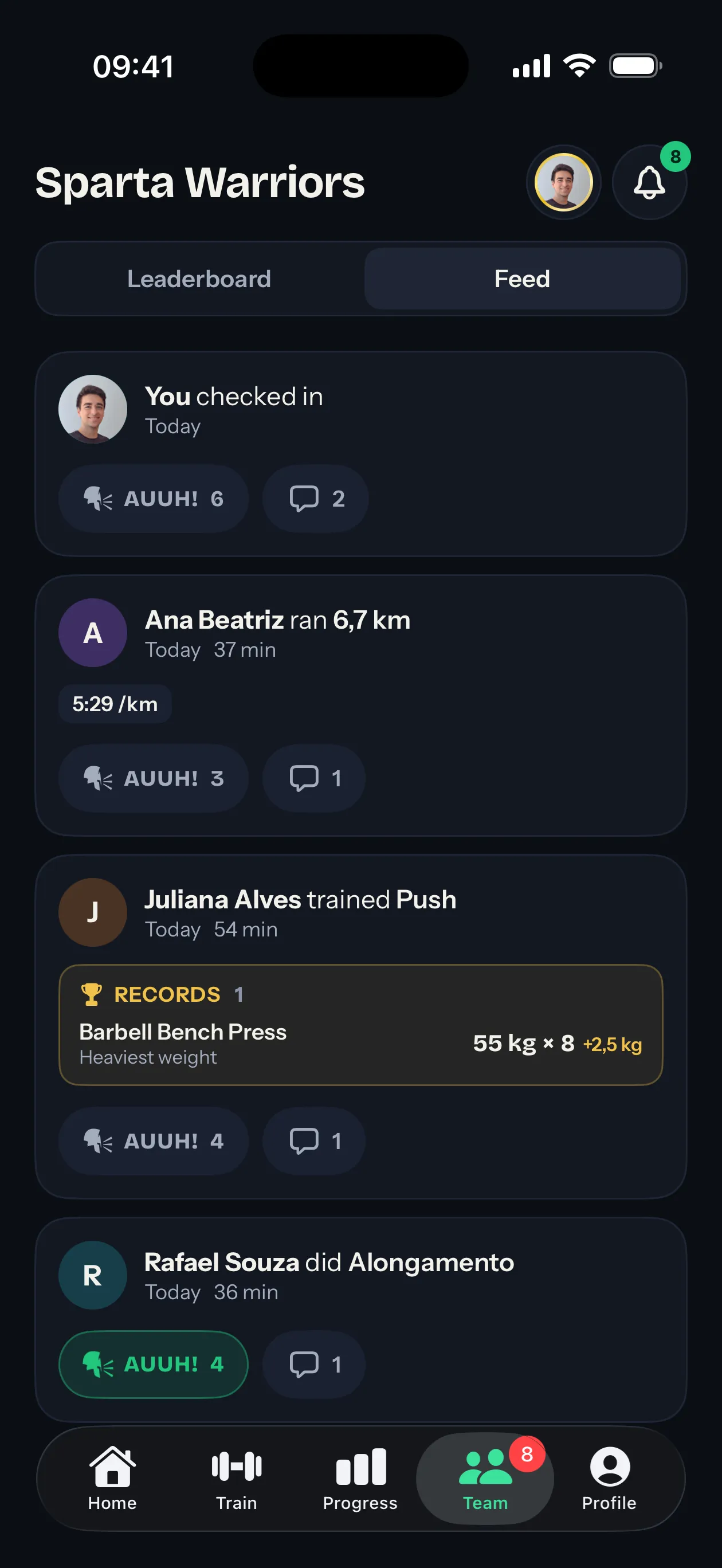 Group feed with workouts, runs and AUUH reactions